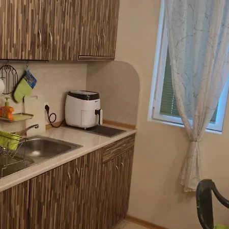 Charming 2-bed With Ac, 5 Mins From Sunny Beach