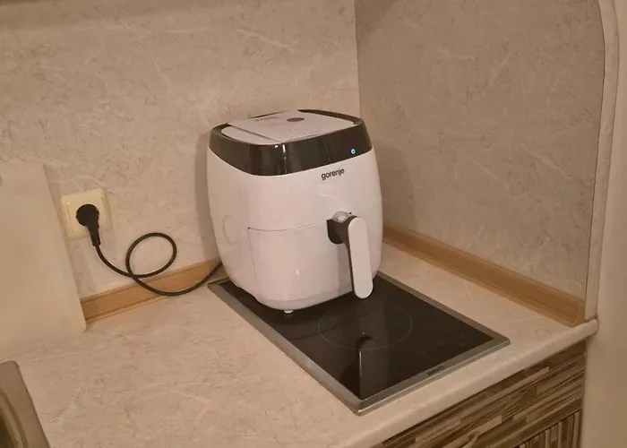 Daire Charming 2-bed With Ac, 5 Mins From